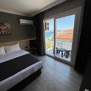 Otel Grand Faik, Çeşme